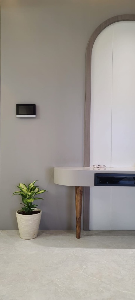Console & Wardrobe
